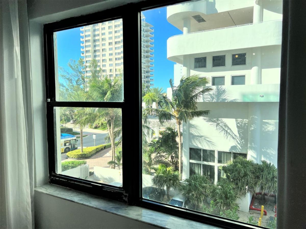 Ocean Front Units At Miami Beach Exterior photo