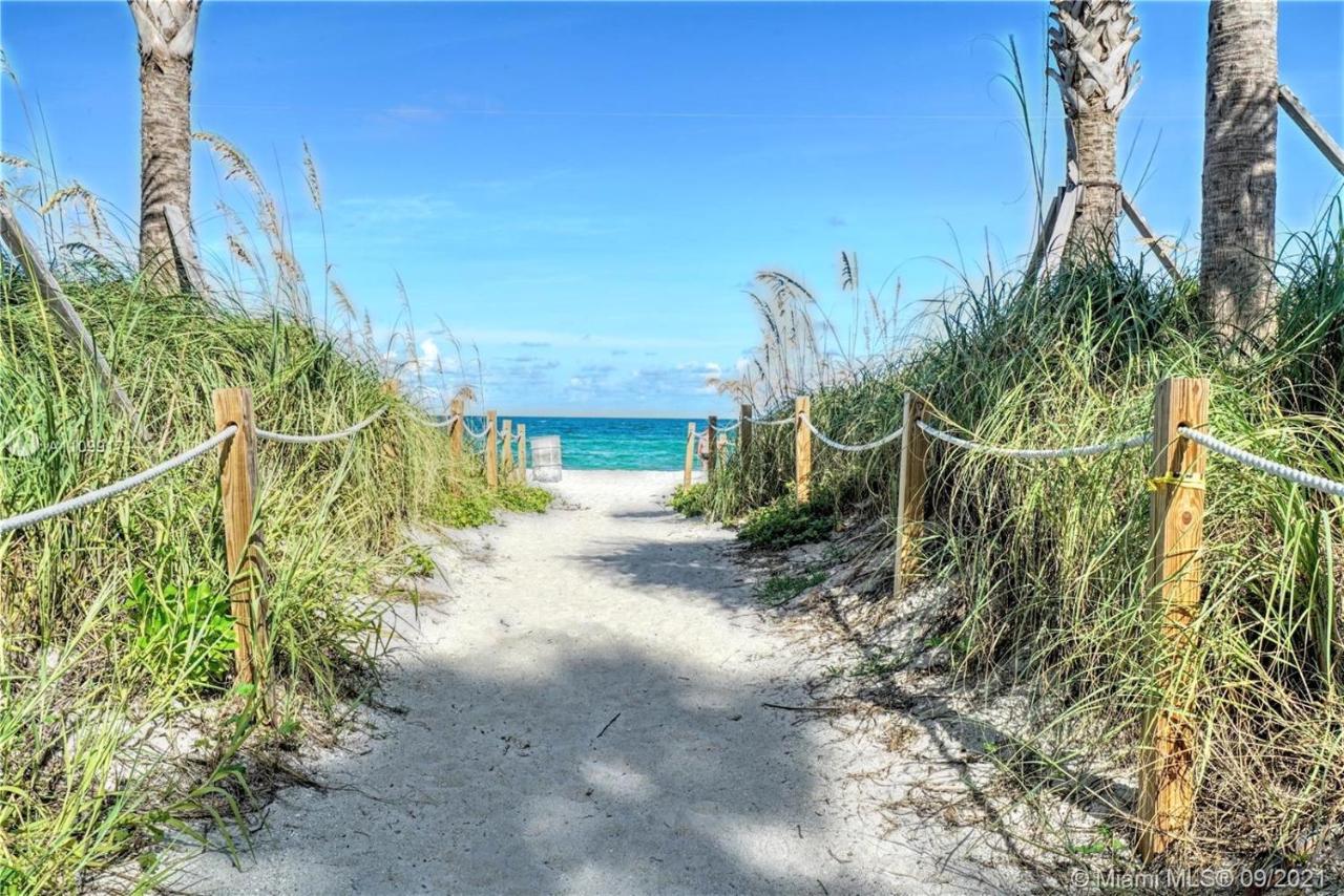 Ocean Front Units At Miami Beach Exterior photo