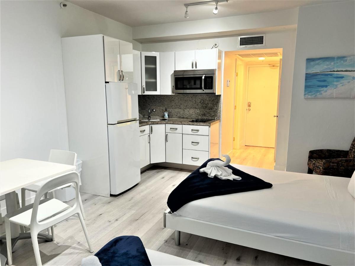 Ocean Front Units At Miami Beach Exterior photo