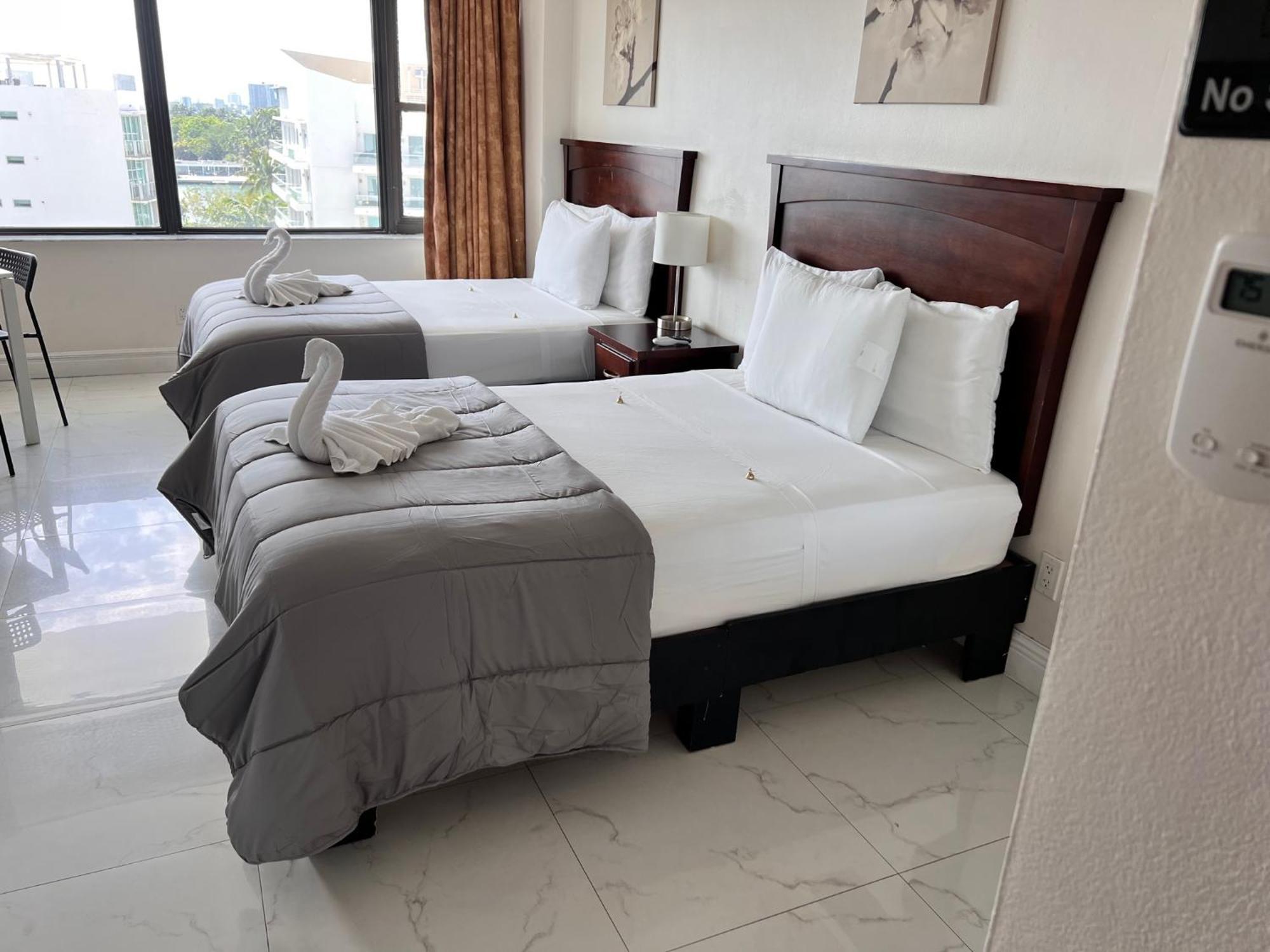 Ocean Front Units At Miami Beach Exterior photo